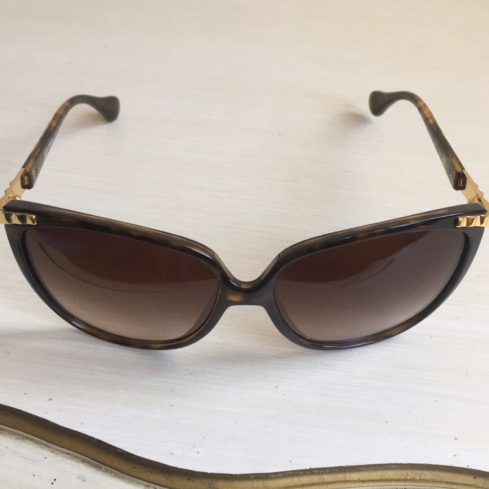 Tortoiseshell Brown Sunglasses with Gold Accents - Women Accessories